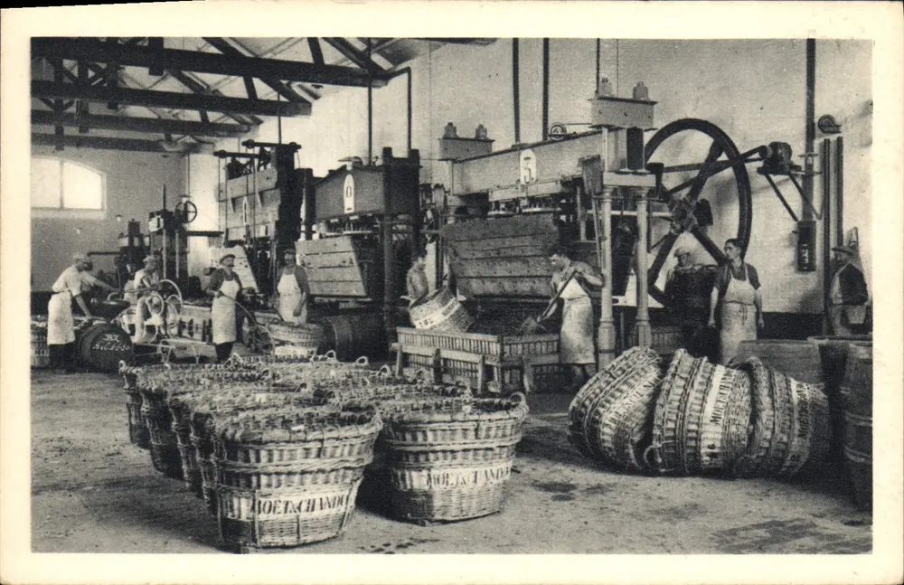 Bramer Freerien — Die Weinpresse des Hauses in Bouzy — Moët & Chandon - Vorderseite