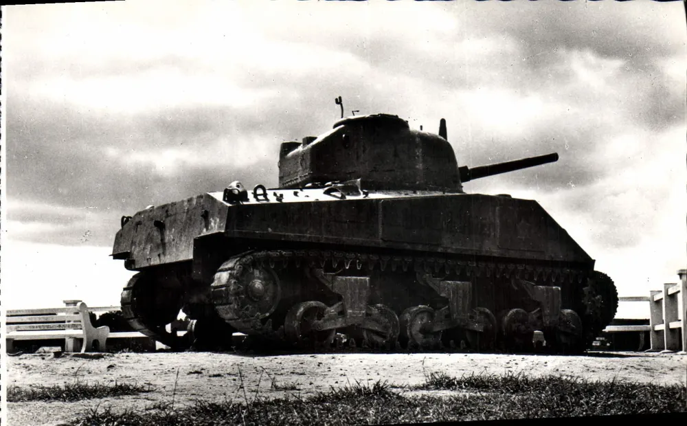 Panzer M4 Sherman — Strände des Landungsgürtels — Éditions Normandes LE GOUEREY, CAEN - Vorderseite