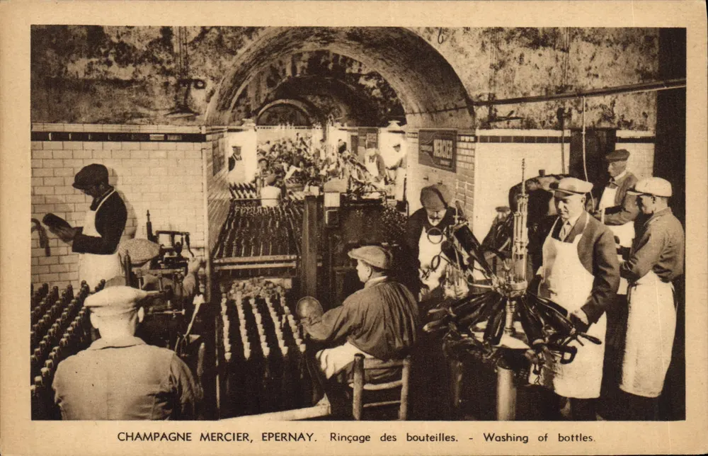 Champagne Mercier, Epernay — Reinigung der Flaschen — Verlag A. Bricot Frères, Epernay - Vorderseite