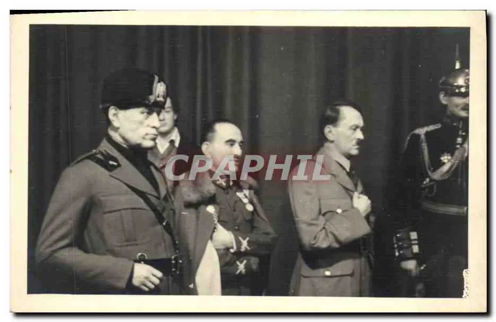 Vier Männer in militärischen Uniformen — historische Szene — Verleger unbekannt - Vorderseite
