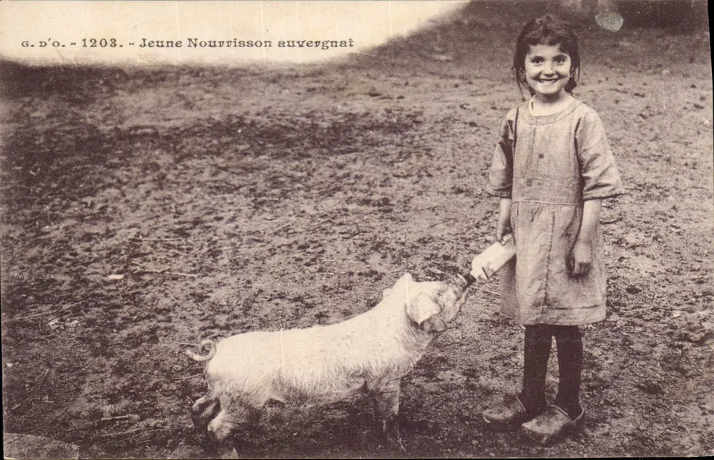 Junge Auvergne-Gouvernante — g.D'o. - 1203 — Verlag J. Gouttefanges, P.-de-Î. - Vorderseite