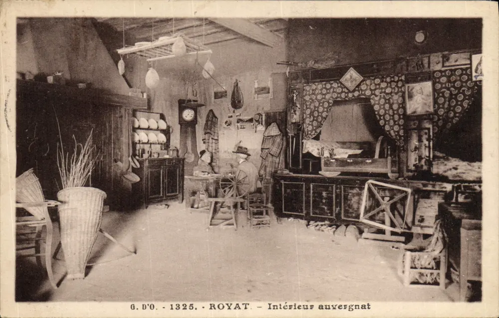 Interior auvergnat — Royat — G.D'O. - 1325 - Frente