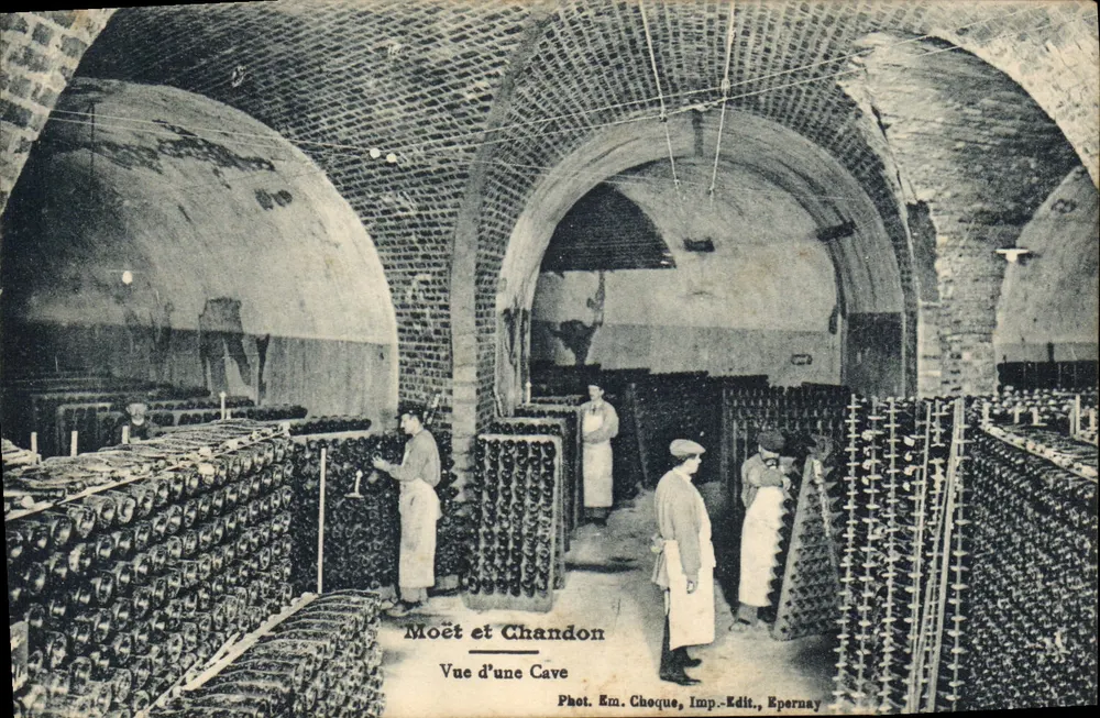 Ansicht einer Keller — Moët et Chandon — Fot. Em. Cheque, Verlag, Epernay - Vorderseite