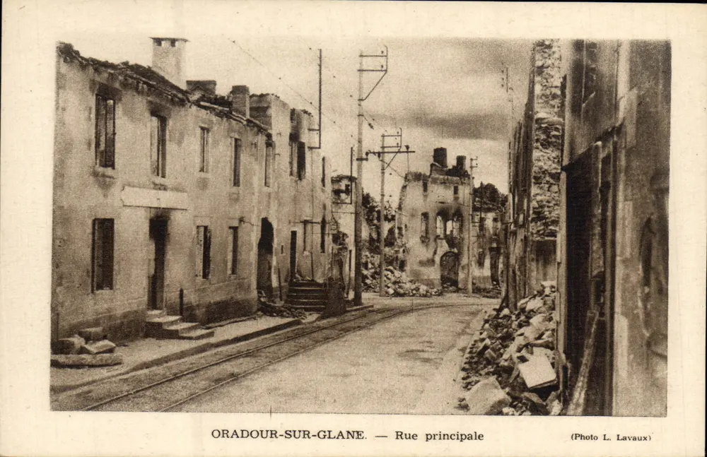 Oradour-sur-Glane — Hauptstraße — Foto L. Lavaux - Vorderseite