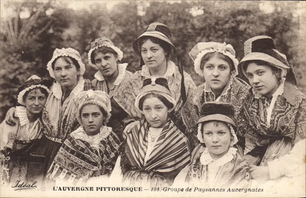 Das pittoreske Auvergne — 108. Gruppe von Auvergnaten — Verlag Idéal - Vorderseite