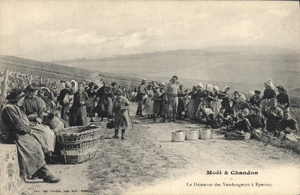 Das Mittagessen der Traubenpflücker in Epernay — Moët & Chandon — Foto von Em. Choque, Druck von Epernay Verlag - Vorderseite