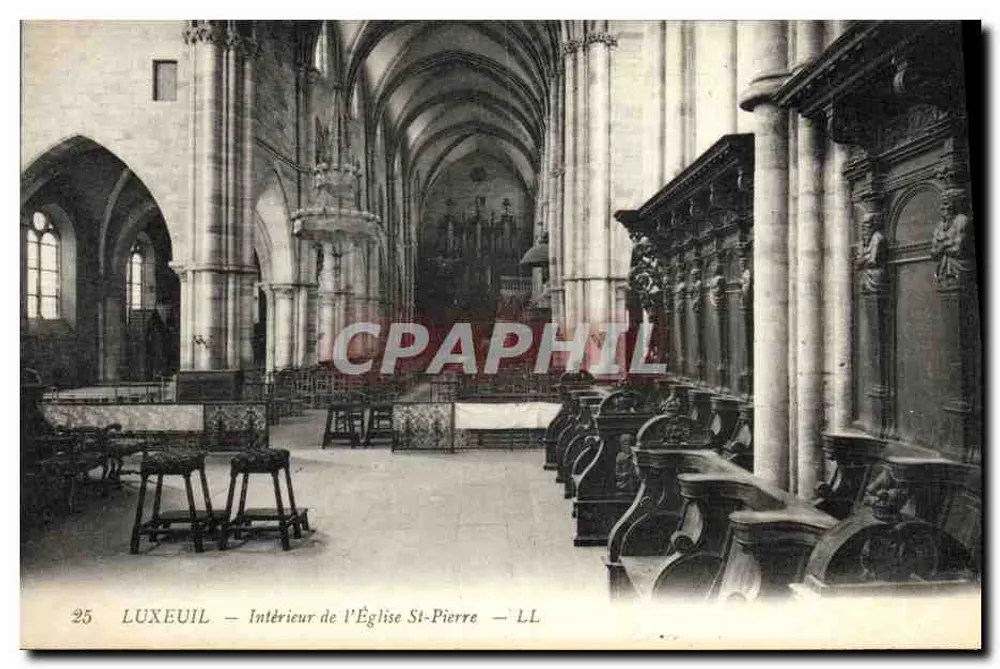 LUXEUIL — Interior da Igreja de São Pedro — LL - Frente