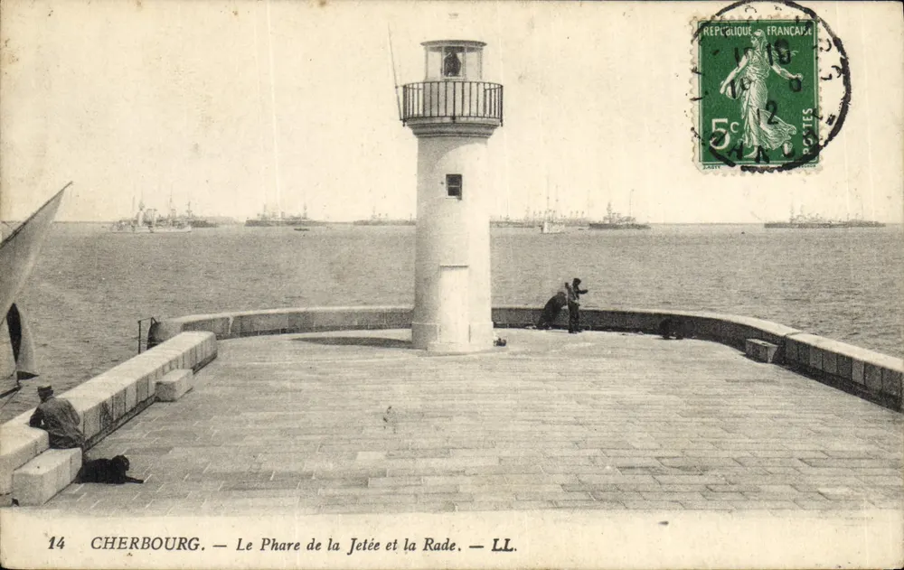 Cherbourg — Der Leuchtturm der Mole und der Hafen — LL. - Vorderseite