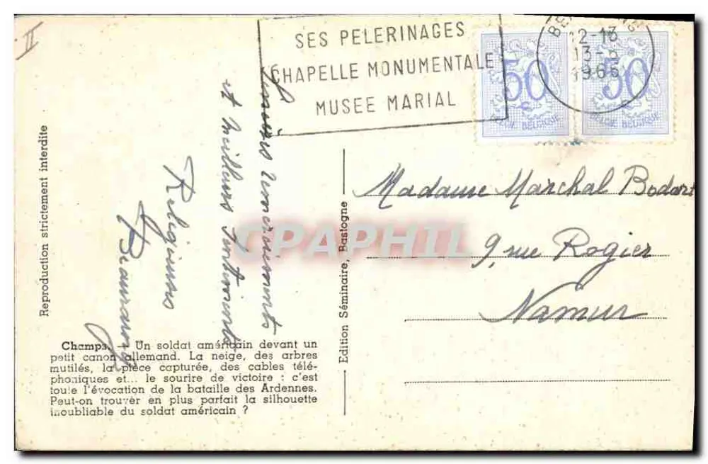 Amerikanischer Soldat vor einem kleinen erbeuteten deutschen Kanon — Felder — Seminar Edition, Bastogne - Rückseite