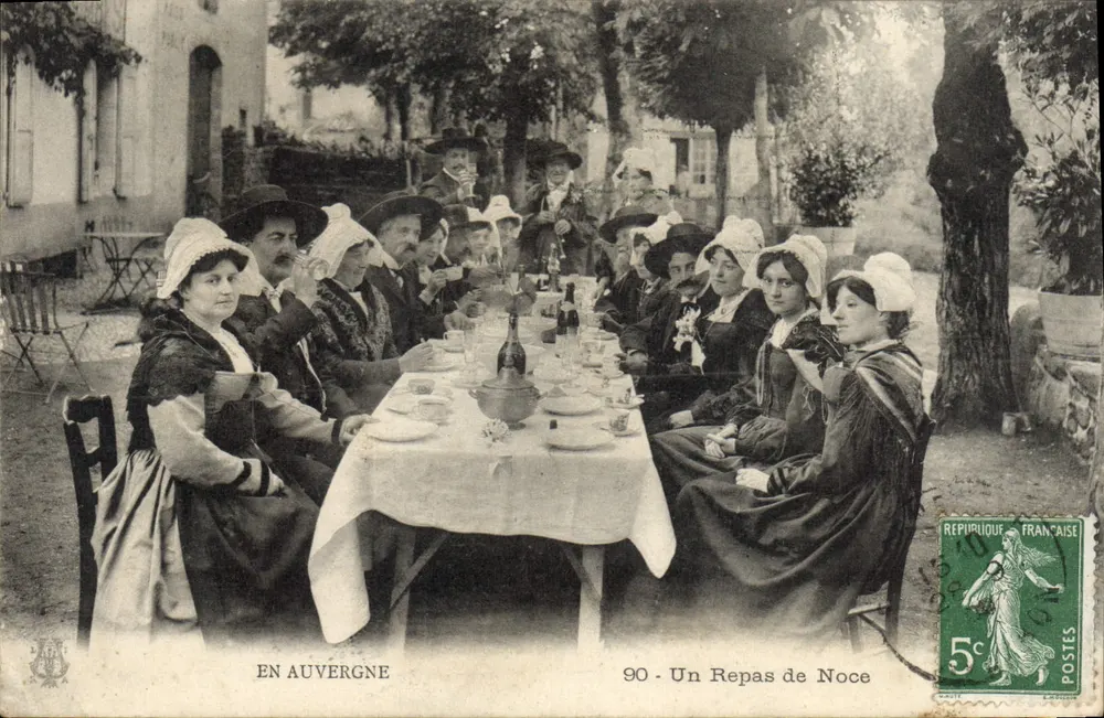 Em Auvergne — Um Jantar de Casamento — Editor n°90 - Frente