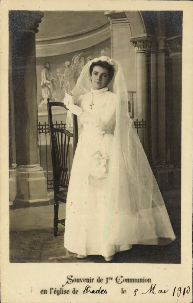 Mädchen in Kommunionkleid — Erinnerung an die Erste Kommunion in Grades am 8. Mai 1910 — unbekannter Verlag - Vorderseite