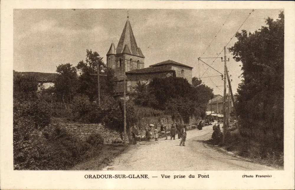 Oradour-sur-Glane — Ansicht vom Brücke — Foto François - Vorderseite
