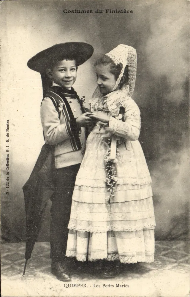 Trajes do Finistère — Os Pequenos Casados — Coleção G. I. D. de Nautes, N° 122 - Frente