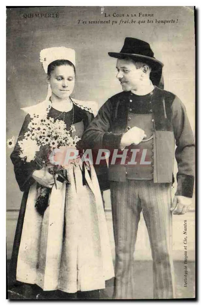 Quimperlé — La Cour à la Ferme, couple en costume breton — Héloïse Dupoué et Cie, Nantes - Frente