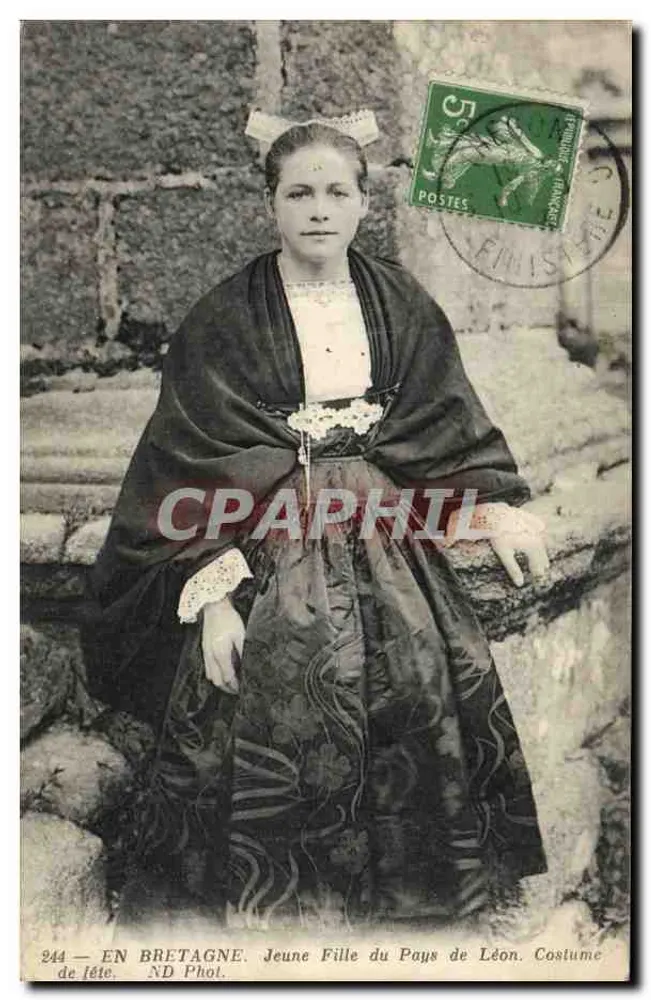 Junge Frau aus dem Pays de Léon — Festkleidung — ND Fotografie n°244 - Vorderseite