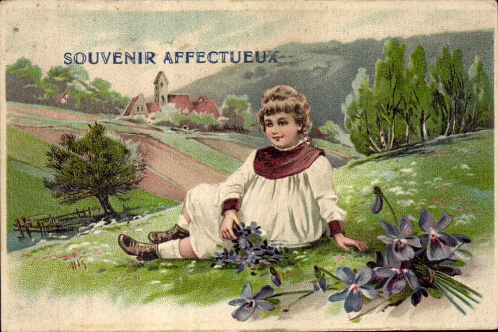 Enfant assis dans un paysage rural — avec bouquet de fleurs — éditeur non visible - Frente