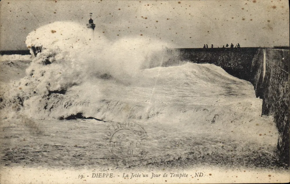 Dieppe — La Jetée un Jour de Tempête — ND. — Éditeur : ND. — N° 19. - Vorderseite