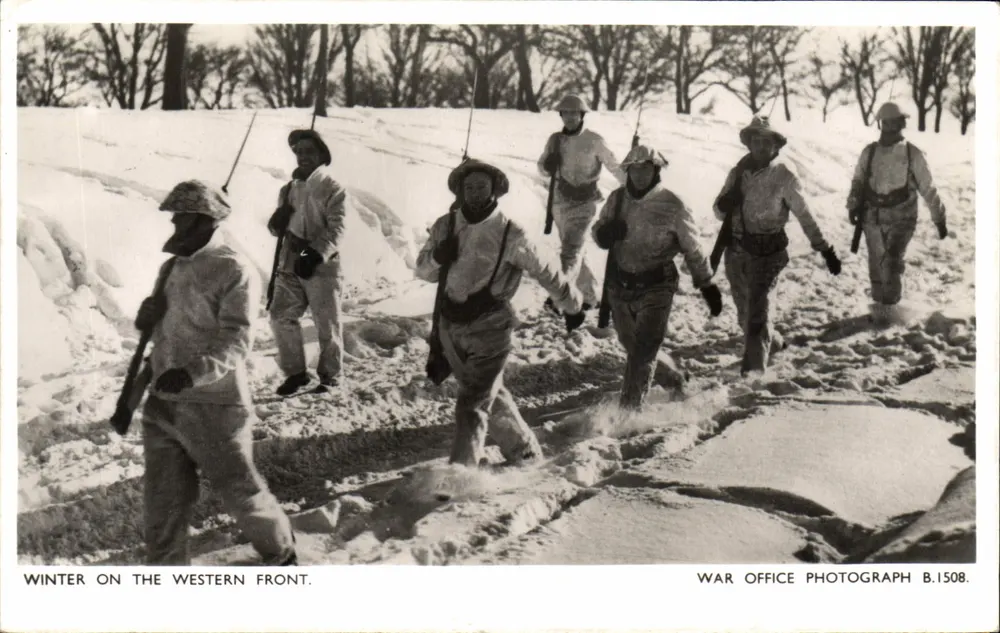 Soldados britânicos no inverno no Fronte Ocidental — Fotografia do War Office B.1508 - Frente