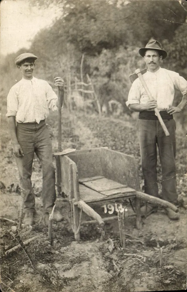 Dois trabalhadores agrícolas — 1913 — - Frente
