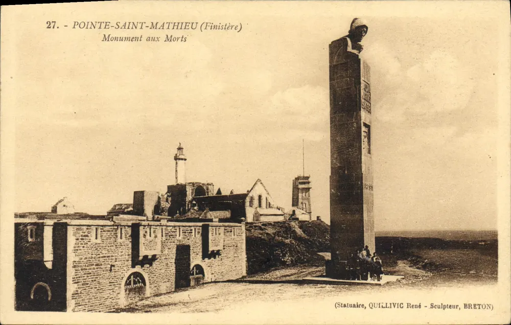 Pointe-Saint-Mathieu (Finistère) — Monumento aos Mortos — Escultor René Quillivic - Frente