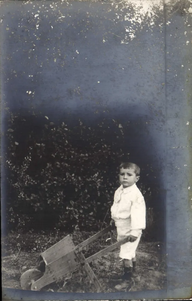 Criança com carrinho de bois — fotografia em cartão azul — editor Moderne - Marselha - Frente
