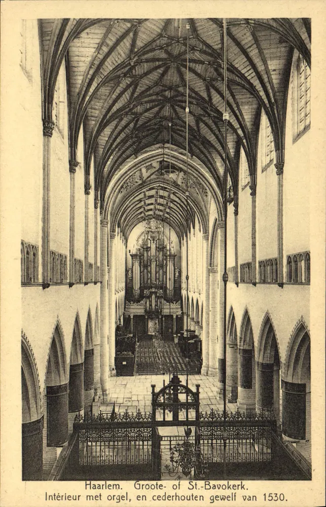 Haarlem. Groote- ou St.-Bavokerk — Interior com órgão e abóbada de cedro de 1530 — Weenenk & Snel, den Haag, 4. - Frente