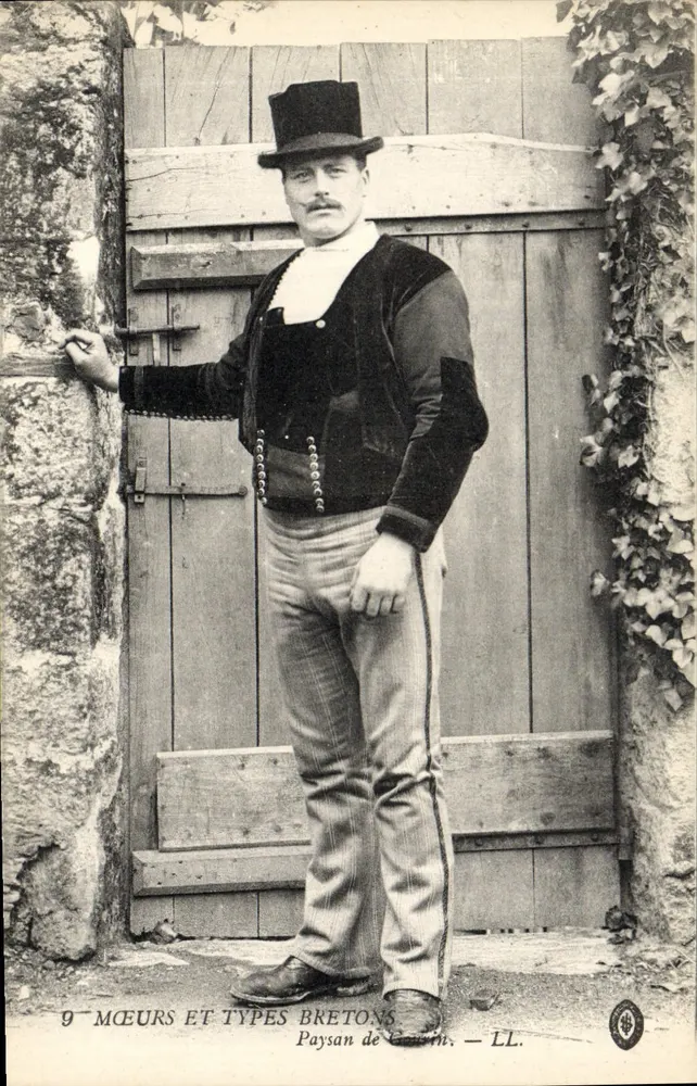 Camponês da Cornouaille — 9 Costumes e Tipos Bretões — LL. - Frente