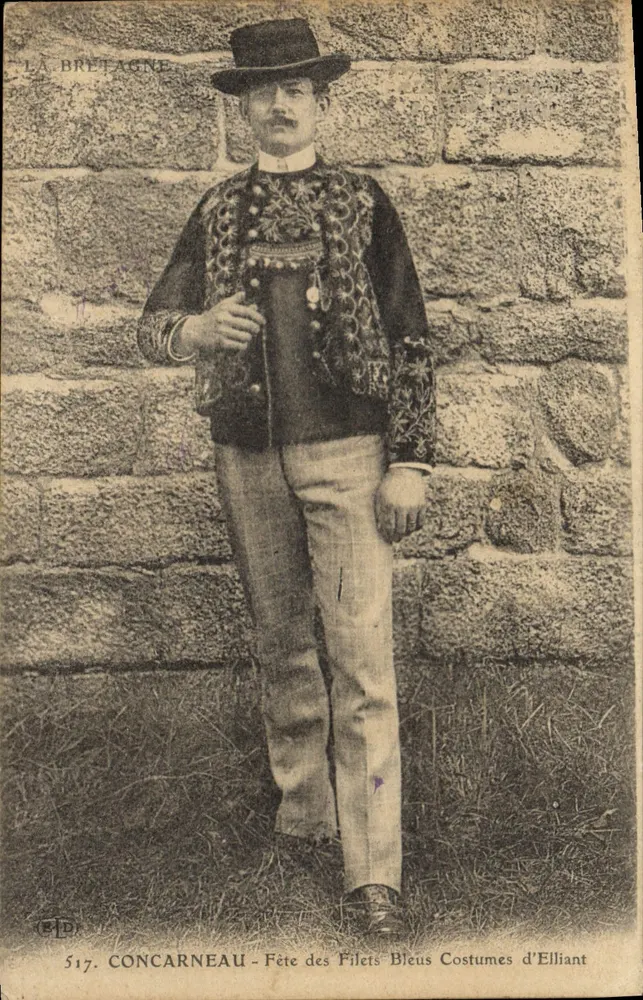 Concarneau — Fête des Filets Bleus, Costume d'Elliant — Verlag E. La Deley, n° 517 - Vorderseite