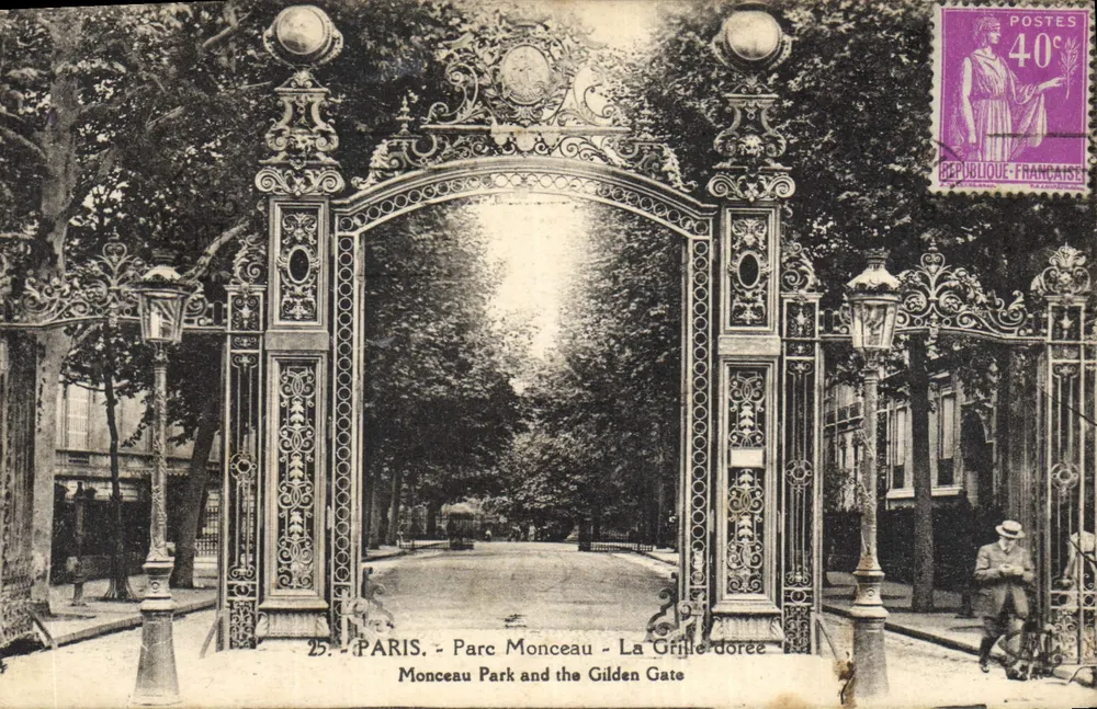 Paris - Parc Monceau - A Grade Dourada - Frente