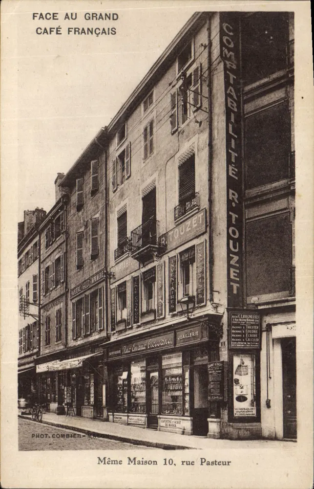 Gegenüber dem Granden Französischen Café — rue Pasteur, 10 — Foto. Combier - Vorderseite