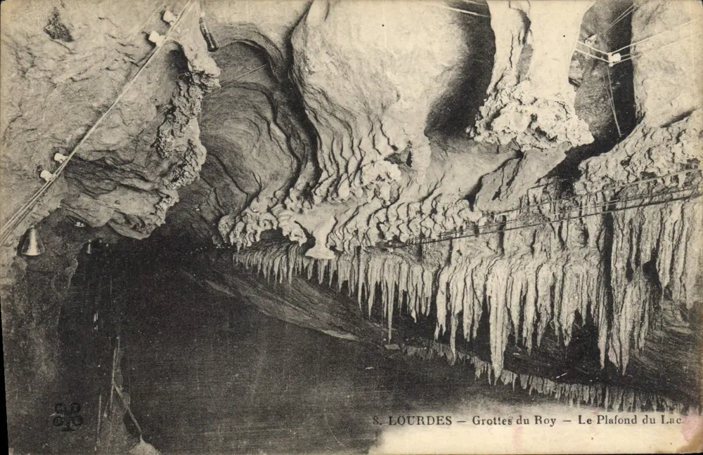 Lourdes — Höhlen des Königs — Die Decke des Sees - Vorderseite