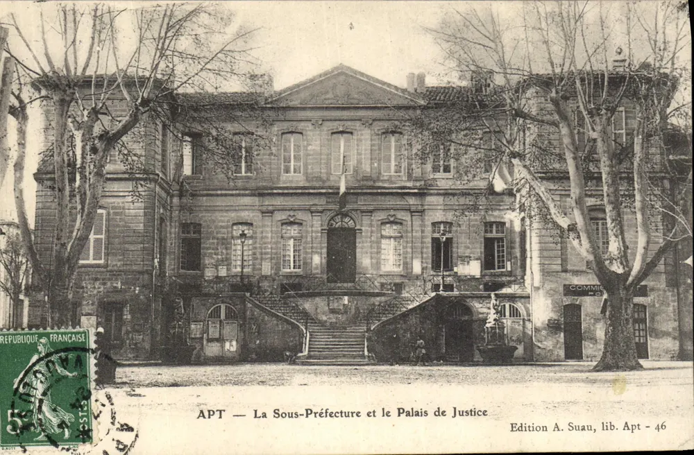 APT — La Subprefectura y el Palacio de Justicia — Edición A. Suau, lib. Apt - 46 - Anverso