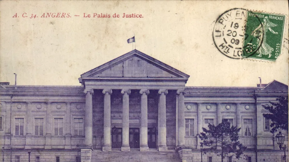 अंगर्स — न्यायालय का महल — A.C. 34. ANGERS - आगे