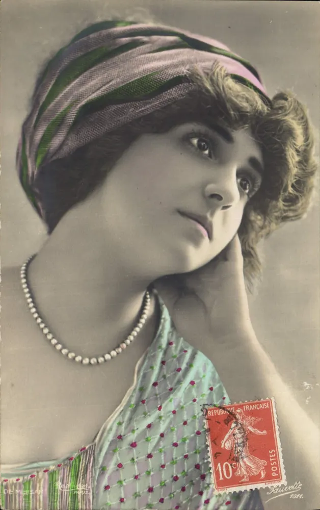 Jovem mulher com turbante — retrato — De Meissan, Paris - Frente