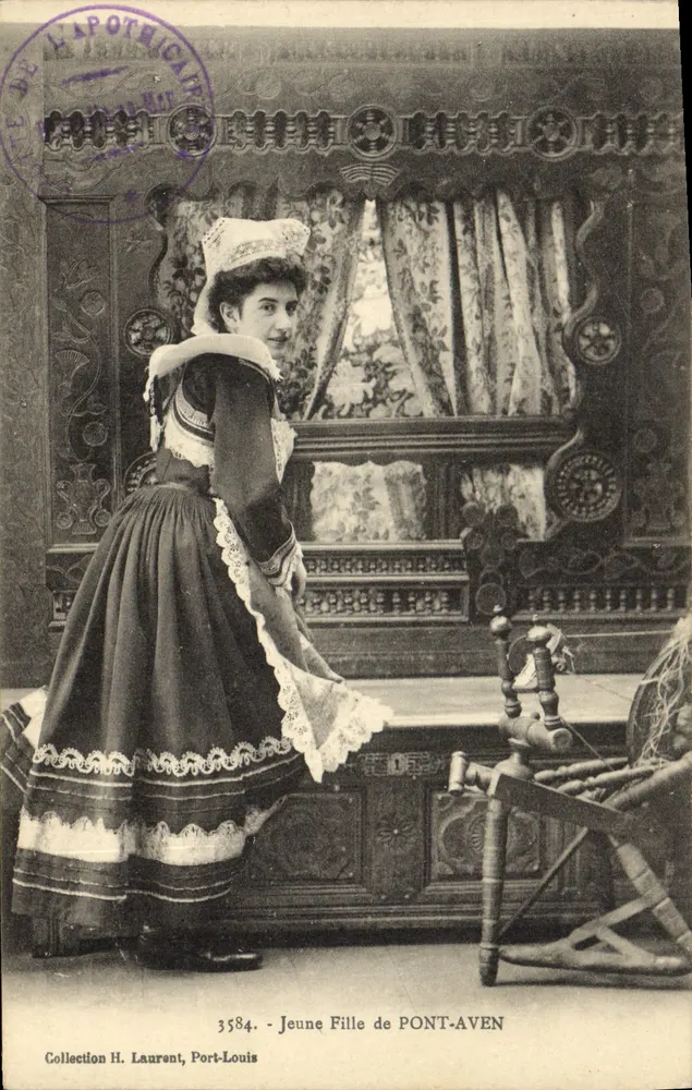 Junge Frau aus PONT-AVEN — Sammlung H. Laurent, Port-Louis — n° 3584 - Vorderseite