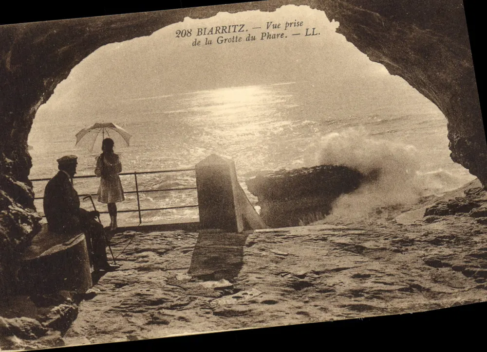 Biarritz — Ansicht vom Leuchtturm-Höhle —n° 208 - Vorderseite