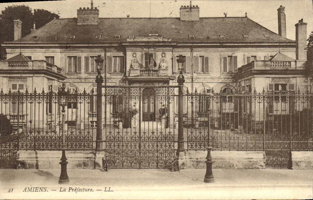 Amiens — A Prefeitura — LL. — N° 41 - Frente