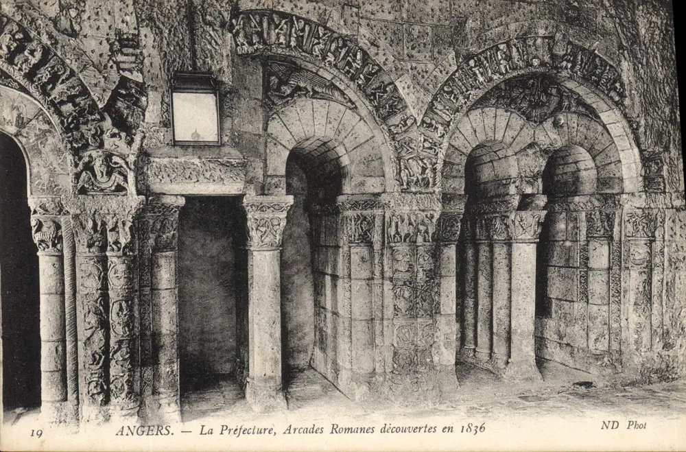 Angers — Das Präfektur, Römische Arcaden entdeckt im Jahr 1836 — ND Phot - Vorderseite