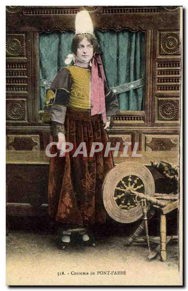 Traje de PONT-L'ABBÉ — mulher usando traje tradicional com roca rolo — Laurent-Nel, Béziers - Frente