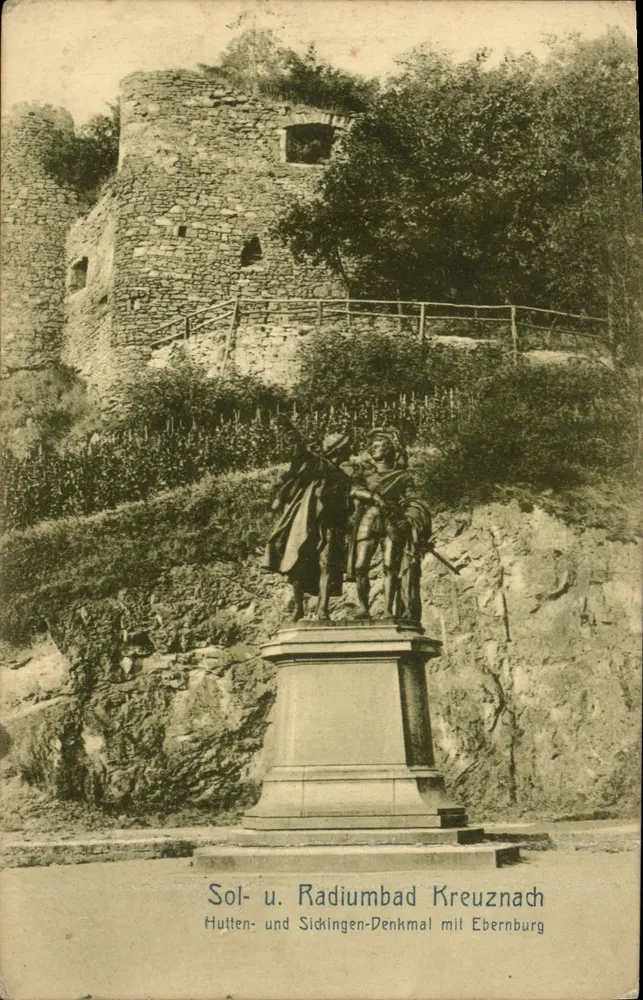 Statue de Hutten et Sidkingen — monument à Sol- et Radiumbad Kreuznach avec la ruine de l'Ébernburg - Frente