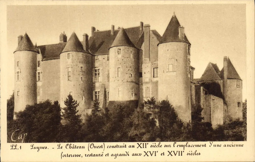 Luynes - O Castelo (Oeste) — construído no século XII, restaurado e ampliado nos séculos XVI e XVII — editor Cap, n° LL.1 - Frente