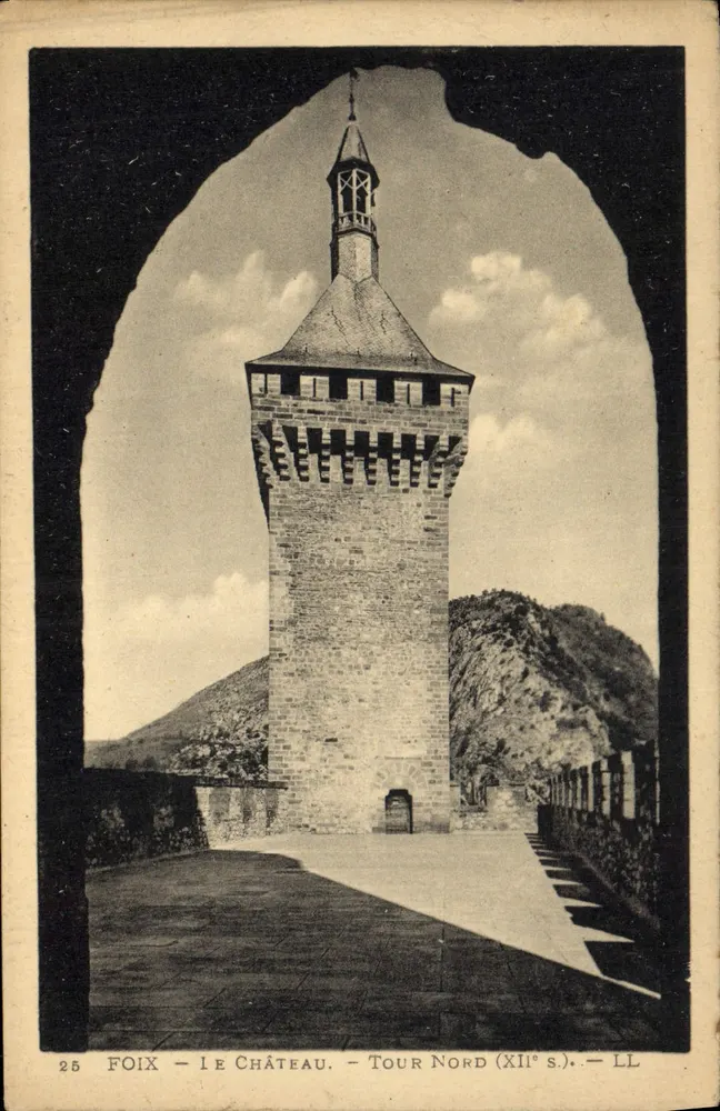 Foix — O Castelo — Torre Norte (século XII) — LL - Frente