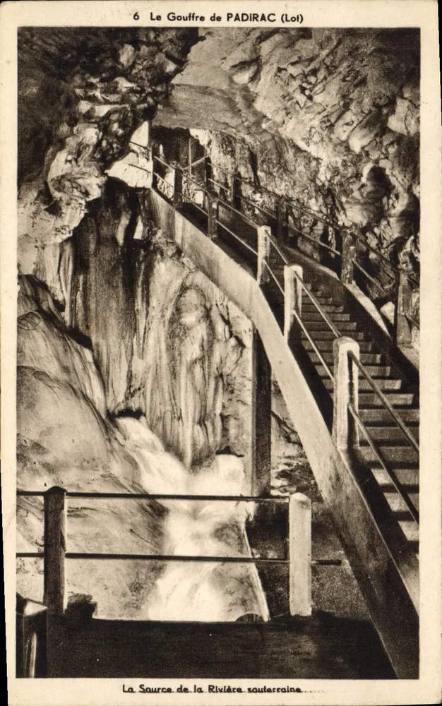 Der Gouffre de PADIRAC (Lot) — Die Quelle der unterirdischen Fluss — Phototypie-Hélios Françaises - Vorderseite