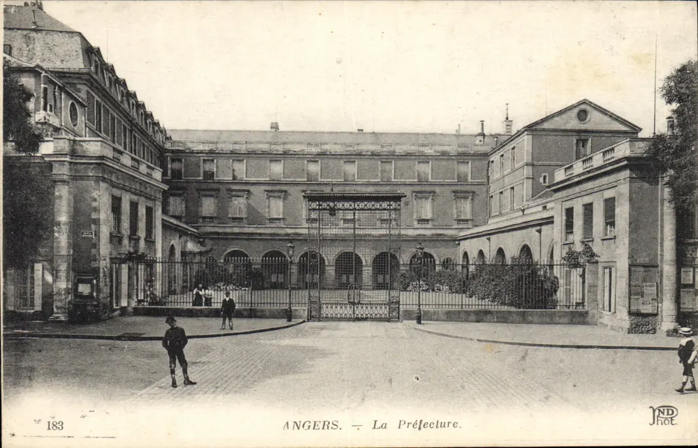 Angers — A Prefeitura — ND Fot. n° 183 - Frente