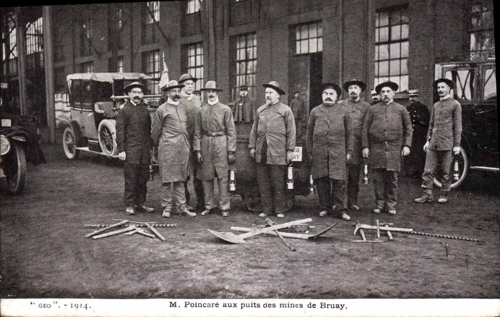 Herr Poincaré an den Schächten der Bruay-Bergwerke — 1914 — 'GEO' Ausgabe - Vorderseite