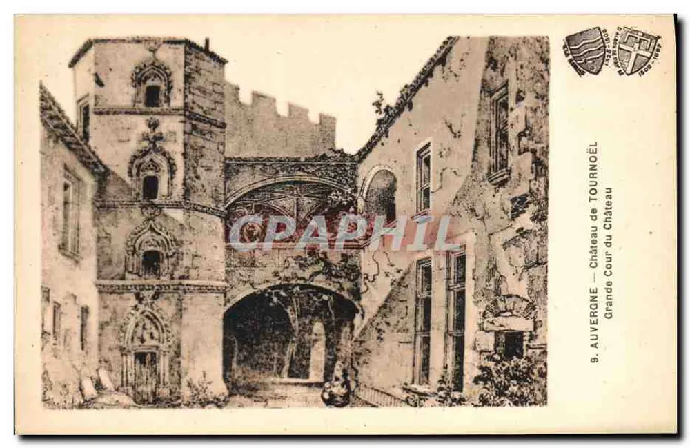 Schloss Tournœil — Grande Cour — Auvergne - Vorderseite