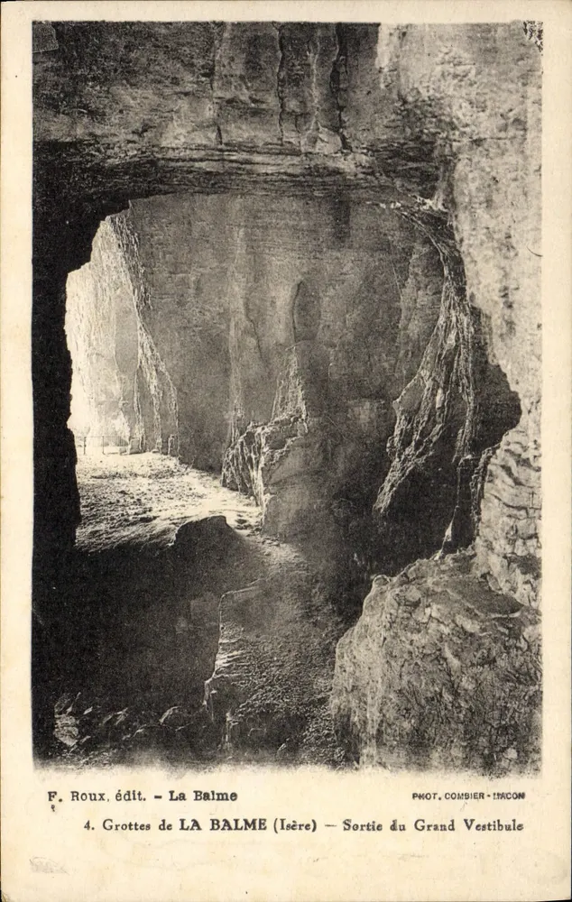 Grottes de LA BALME (Isère) — Ausgang des Grand Vestibules — F. Roux, Verlag — PKOT. COMBIER - IMACON - Vorderseite