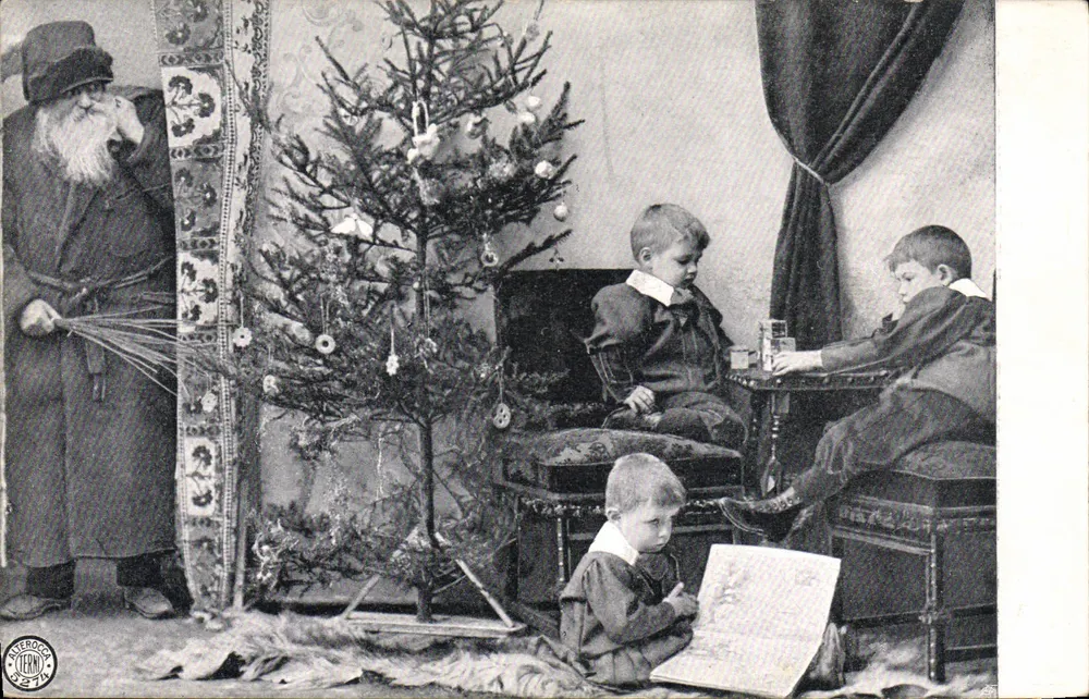 Weihnachtsmann und Kinder neben einem Weihnachtsbaum — Verlag ATEROCHE, Nr. 2574 - Vorderseite