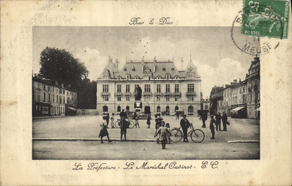 Bar-le-Duc — Die Präfektur und der Marschall Oudinot — E. C. - Vorderseite