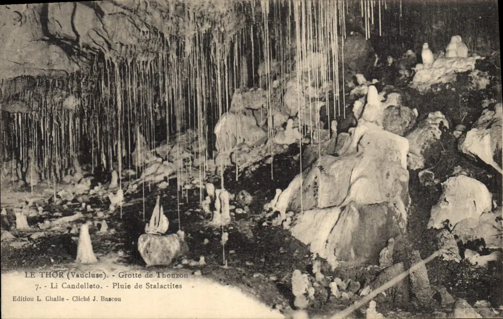 LE THOR (Vaucluse) — Grotte de Thouzon — Regen von Stalaktiten — Edition L. Challe, Foto J. Bascou - Vorderseite